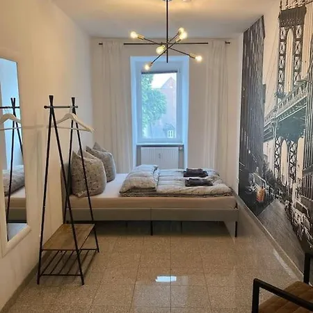 Cozy, Neu, Modern *