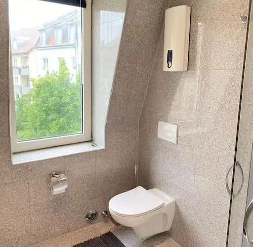 Cozy, Neu, Modern Im 2ten Obergeschoss